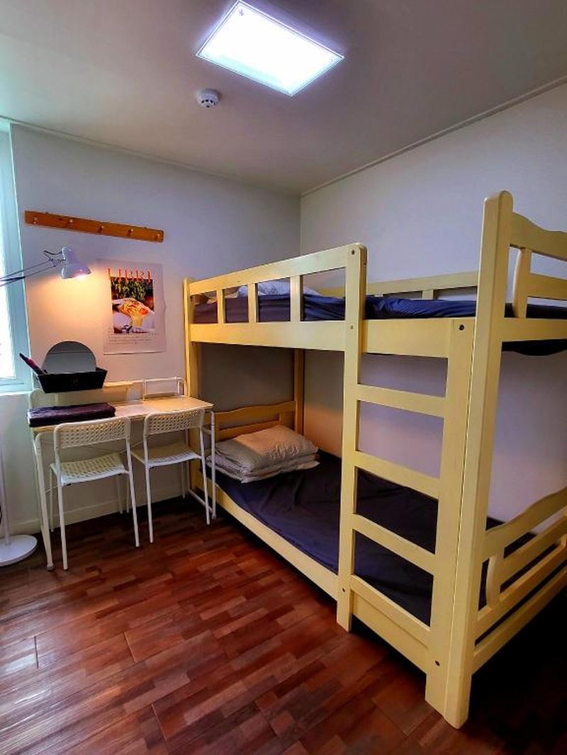 Guesthouse 24 Sinchon Avenue(803