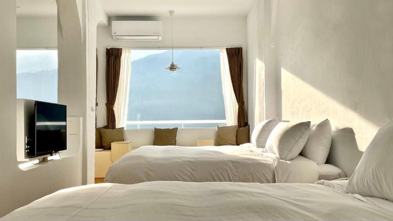 Hermon Sun Moon Lake