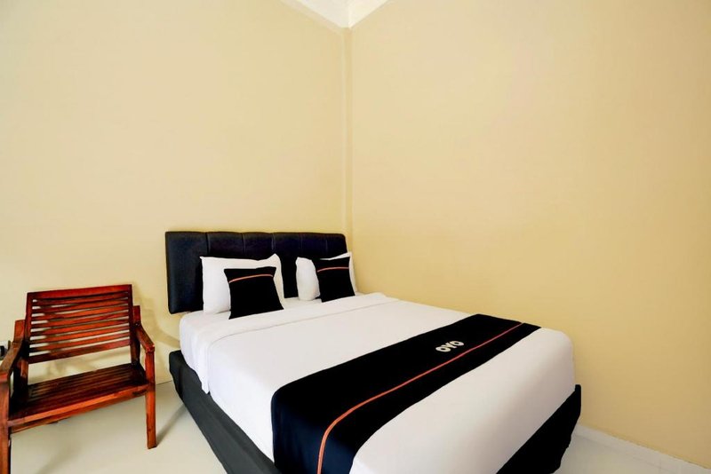 Hotel O Surabaya near Pelangi Park formerly D’best Kutisari