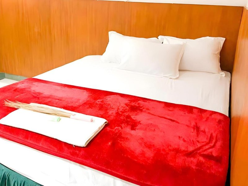 Hotel Shabine Rungkut Mitra RedDoorz