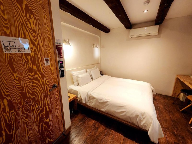Hwagok Lush Hotel