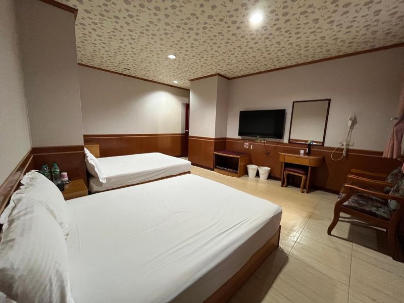 Jiaoxi Hot Spring Hotel