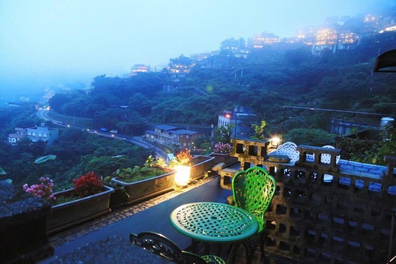 Jiufen Walk Inn 3×3