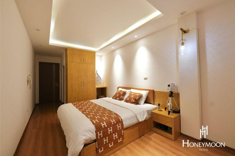 Honeymoon Hotel