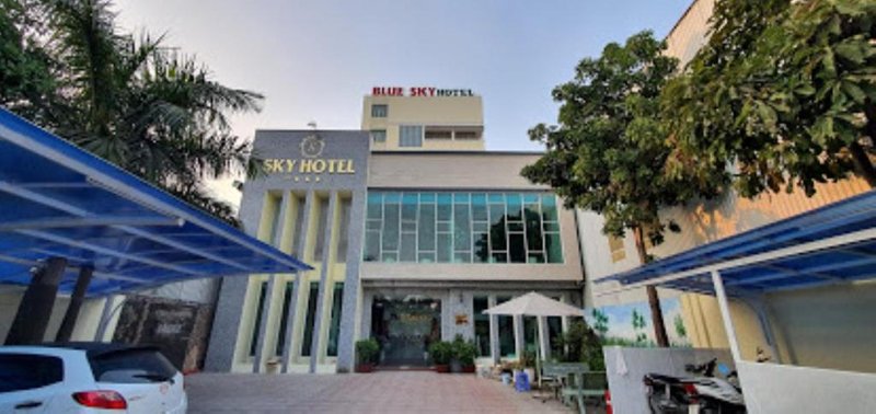 Khách sạn Sky