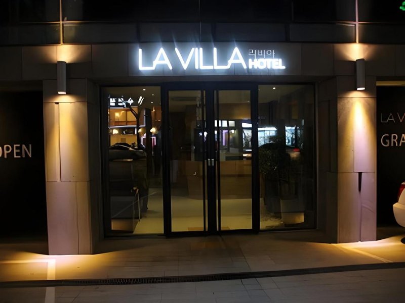 La Villa Hotel