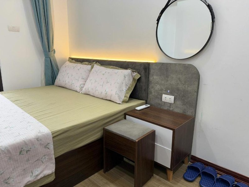 Ly Apartment, Tây Hồ