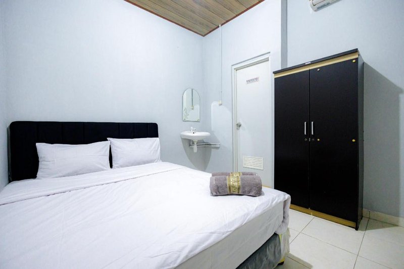 Marcello Residence Siwalankerto near Petra University Surabaya Mitra RedDoorz