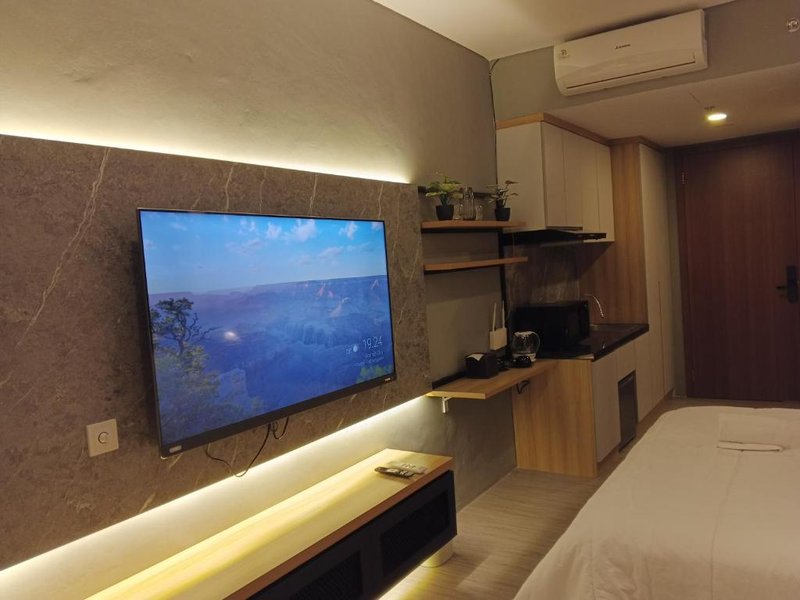 MESA Thamrin City Apartments at Nagoya with Netflix & Pick Up Service