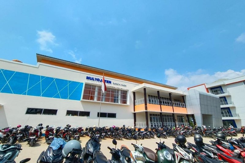 Mulyojaten Hotel & Resto