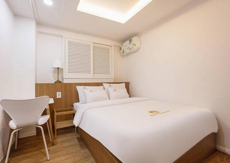 MUST STAY HOTEL Sinjeongnegeori Station