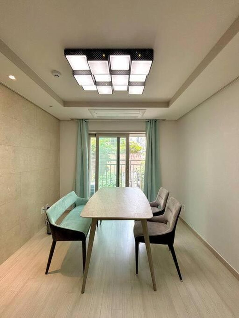 nearby subway, 2 bedroom big house