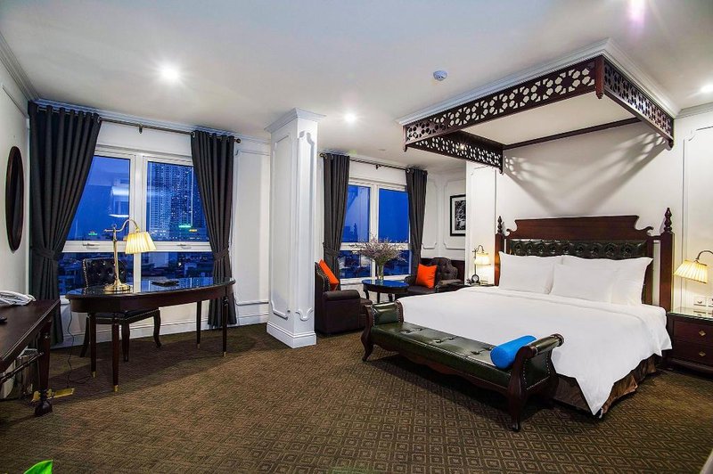 New Era Hotel & Villa