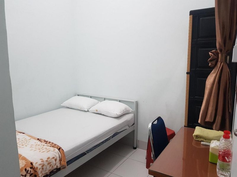 OYO 93951 Family Guesthouse