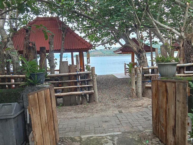 Pelangi homestay bungalow Gili Gede