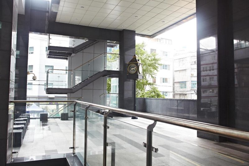 Rainbow Hotel Myeongdong