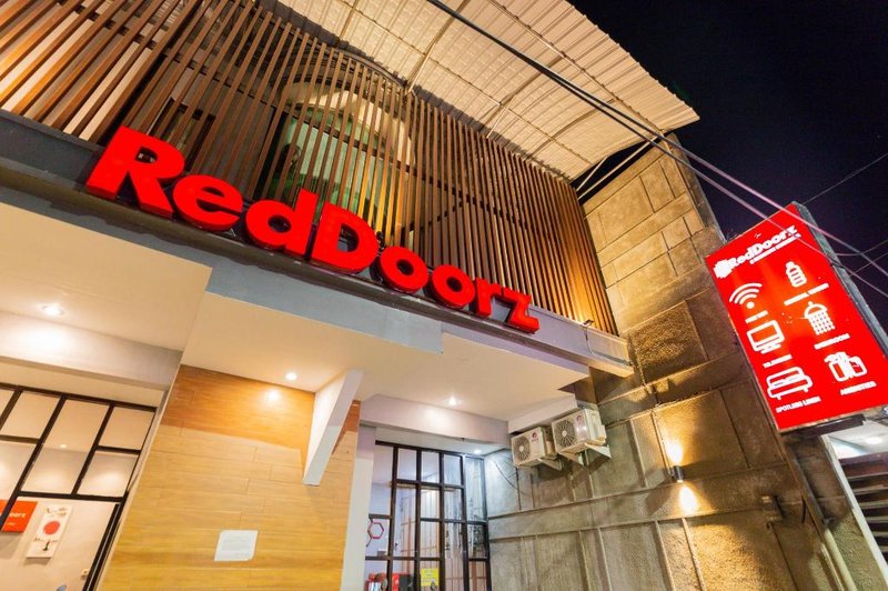 RedDoorz @ Manukan Surabaya
