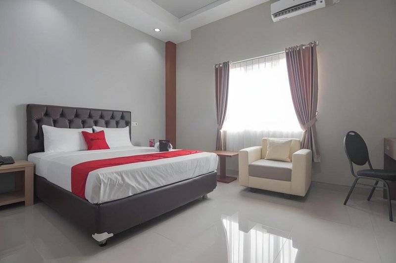 RedDoorz near Islamic Center Samarinda