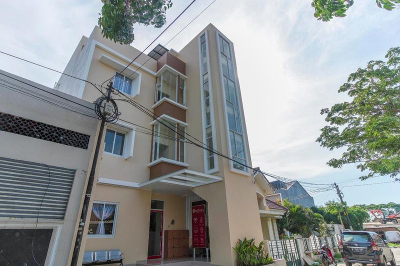 RedDoorz near Soekarno Hatta Airport