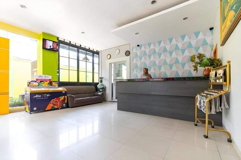 RedDoorz Plus @ Hertasning Area