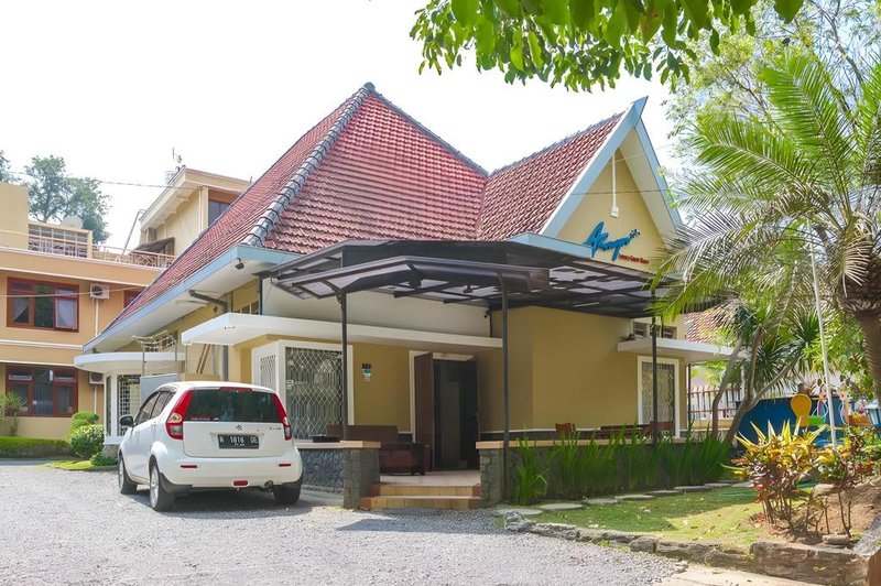 RedDoorz Plus near Brawijaya Museum