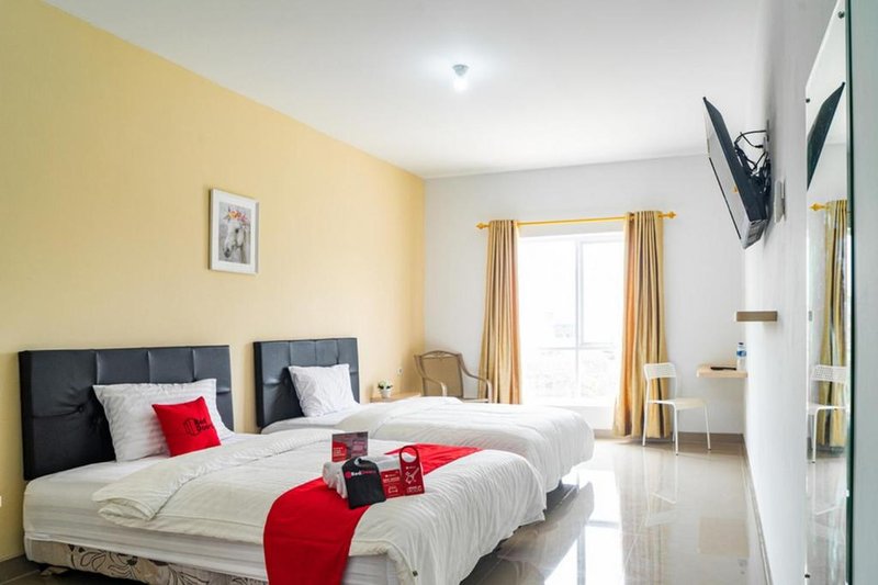 RedDoorz Plus near Teras Kota 3