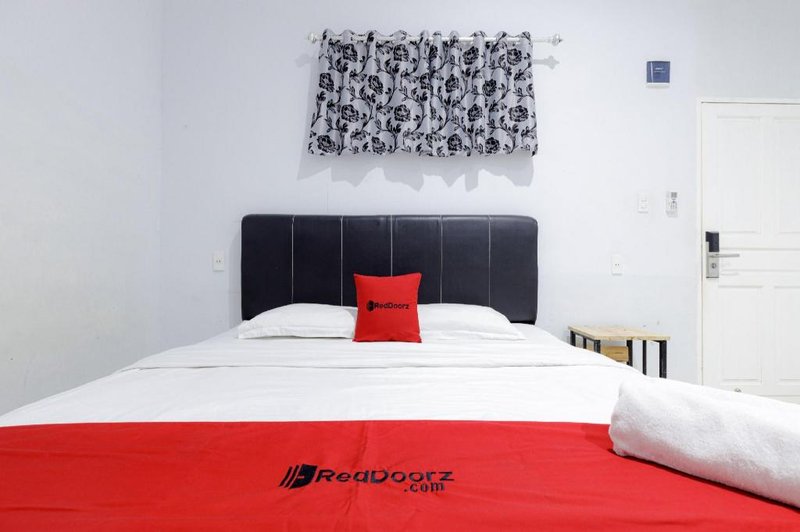 RedDoorz Plus near Thamrin Plaza Medan