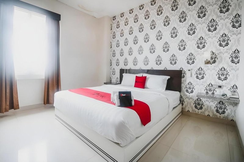 RedDoorz Plus near Universitas Negeri Makassar