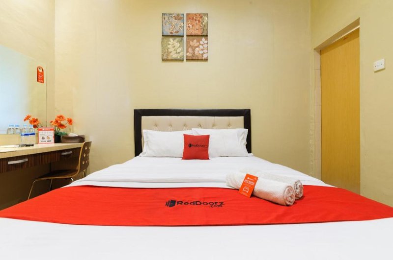 RedDoorz Plus near Universitas Sumatera Utara