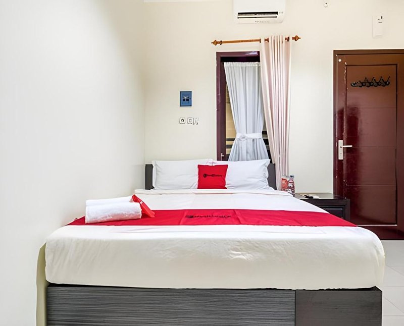 RedDoorz Syariah @ Ketintang Surabaya