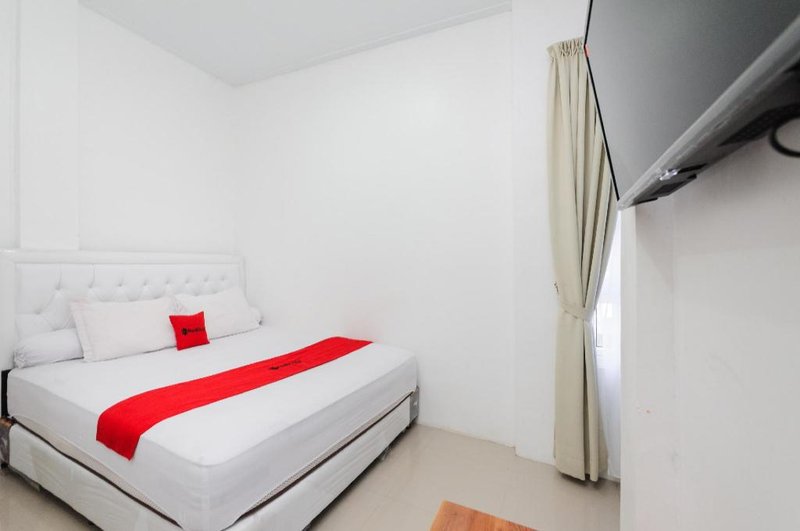 RedDoorz Syariah near Pelabuhan Ulee Lheue Banda Aceh