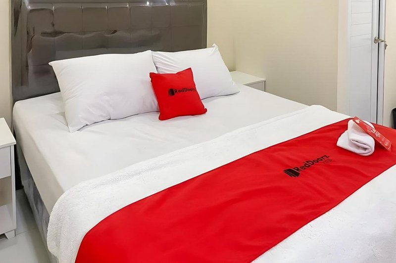 RedDoorz Syariah near PKOR Lampung