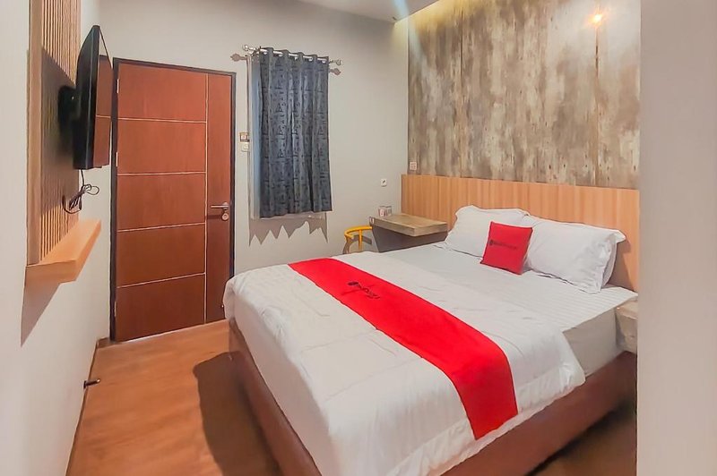 RedDoorz Syariah near Ponpes Hidayatullah Samarind