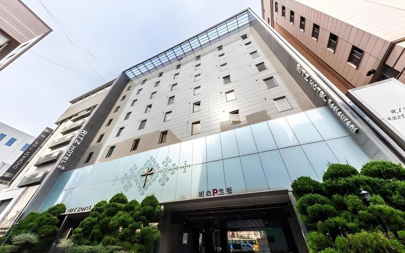 Ritz Hotel