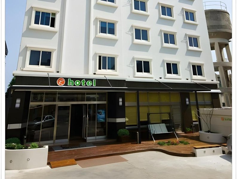 Royal Hotel