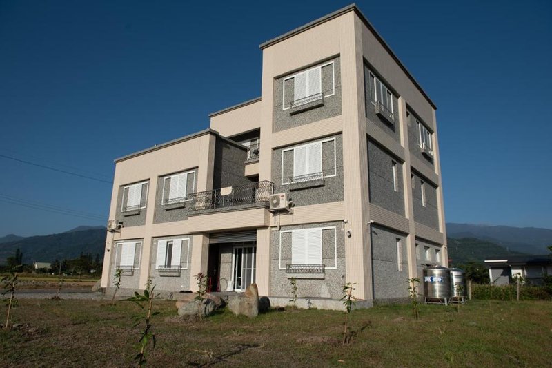 Silver Blue B&B 待月民宿台東縣民宿登記第1489號