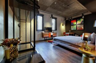 STABLE HOTEL