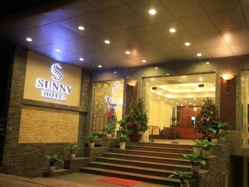 Sunny Hotel 3