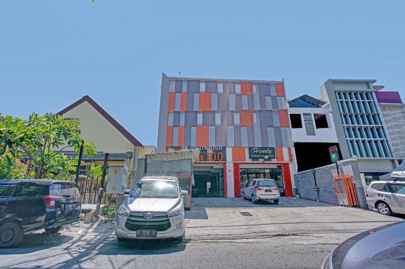 Super OYO Capital O 3905 Graha 100 Guest House Syariah