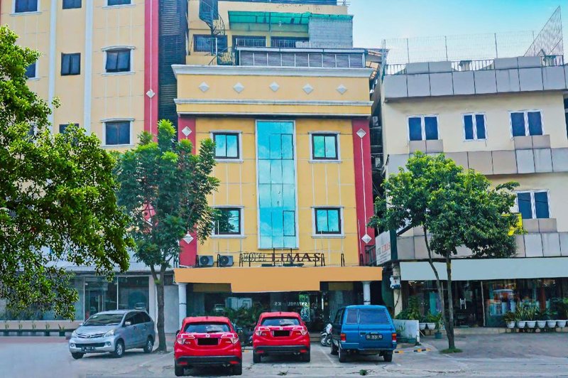 Super OYO Collection O 92690 Hotel Limas