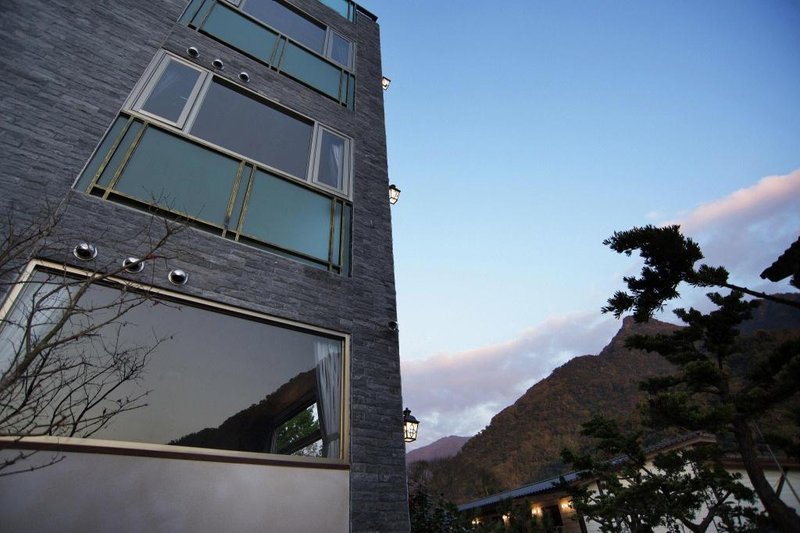 Tang Zhimei Hot Spring