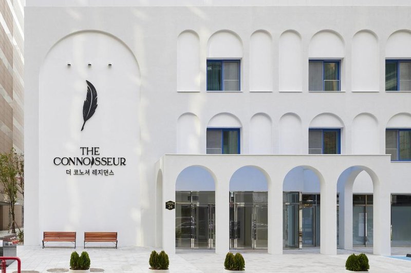 THE CONNOISSEUR Residence Hotel