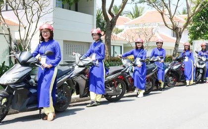 Tour Ẩm Thực Với Thiếu Nữ Áo Dài Lái Xe Máy ở Đà Nẵng