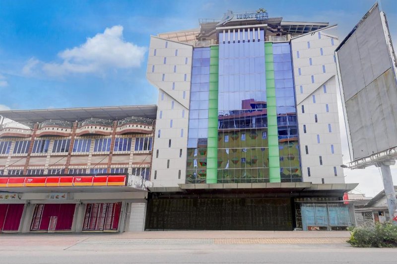 Townhouse Oak Batam near Grand Batam Mall formerly Lucky Star Hotel