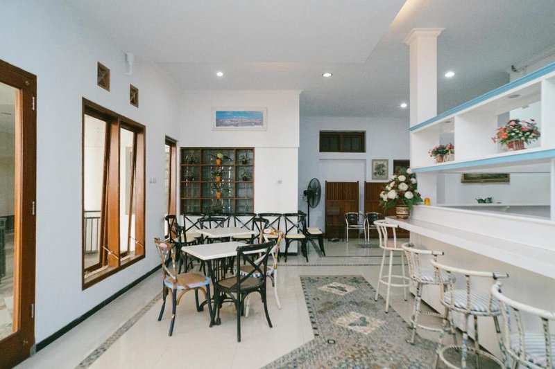 Urbanview Hotel Griya Surya Malang by RedDoorz