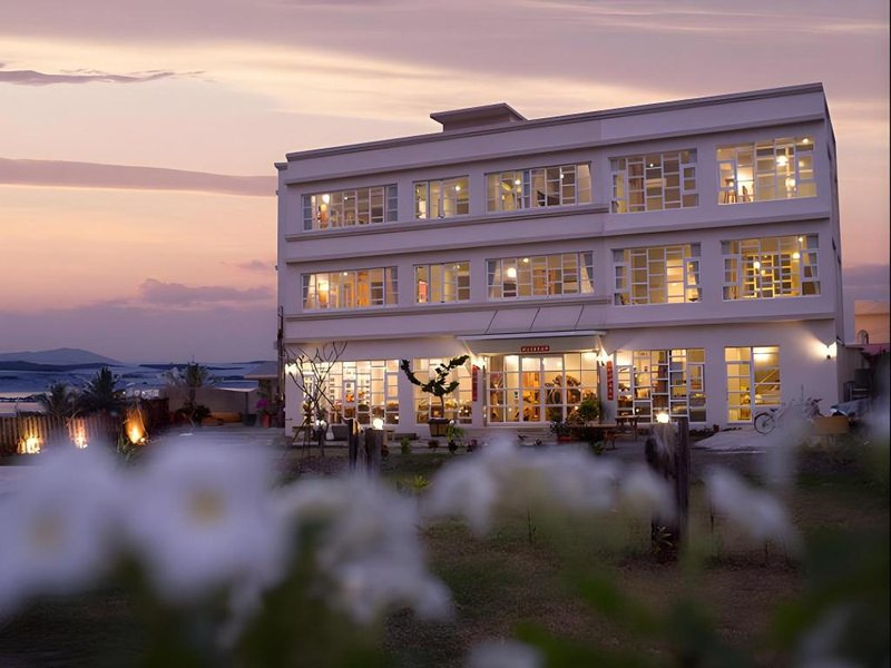 Water Reflections at Ease Guest House