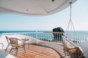 Yellow’s Kenting B&B II