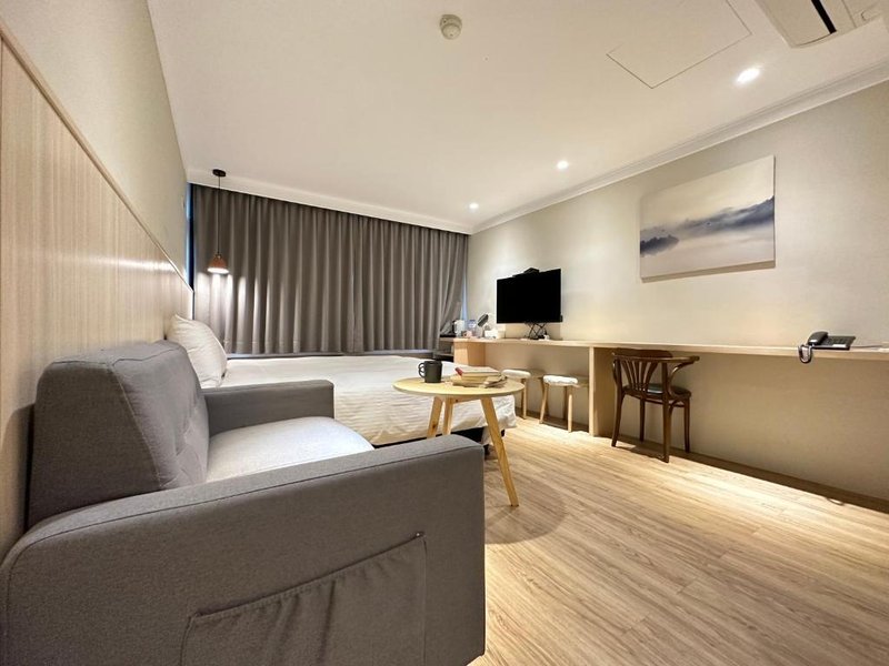 Yoshi Hotel – Tainan Station Branch