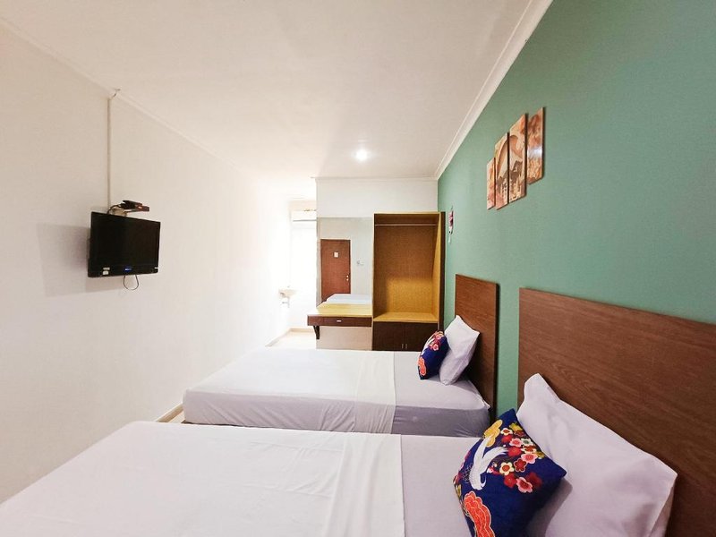 YUTAKA Inn Dukuh Kupang Surabaya