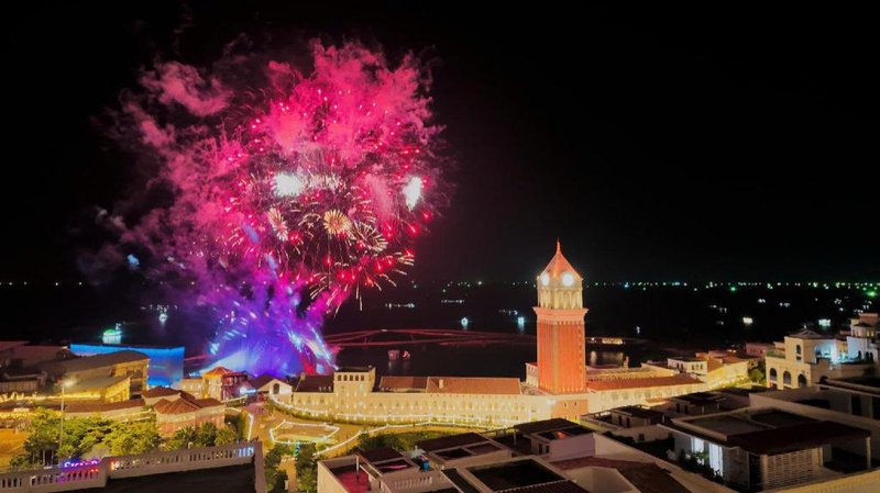 Azure Premium Apartment